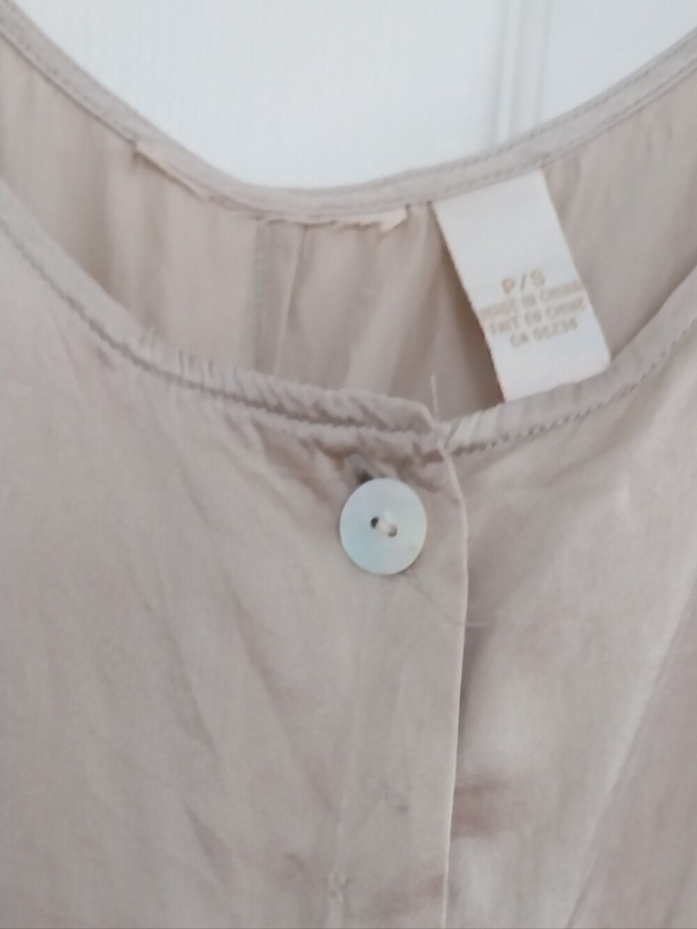 💯 % Silk Button-Front Sleep Wear - Picture 3 of 10